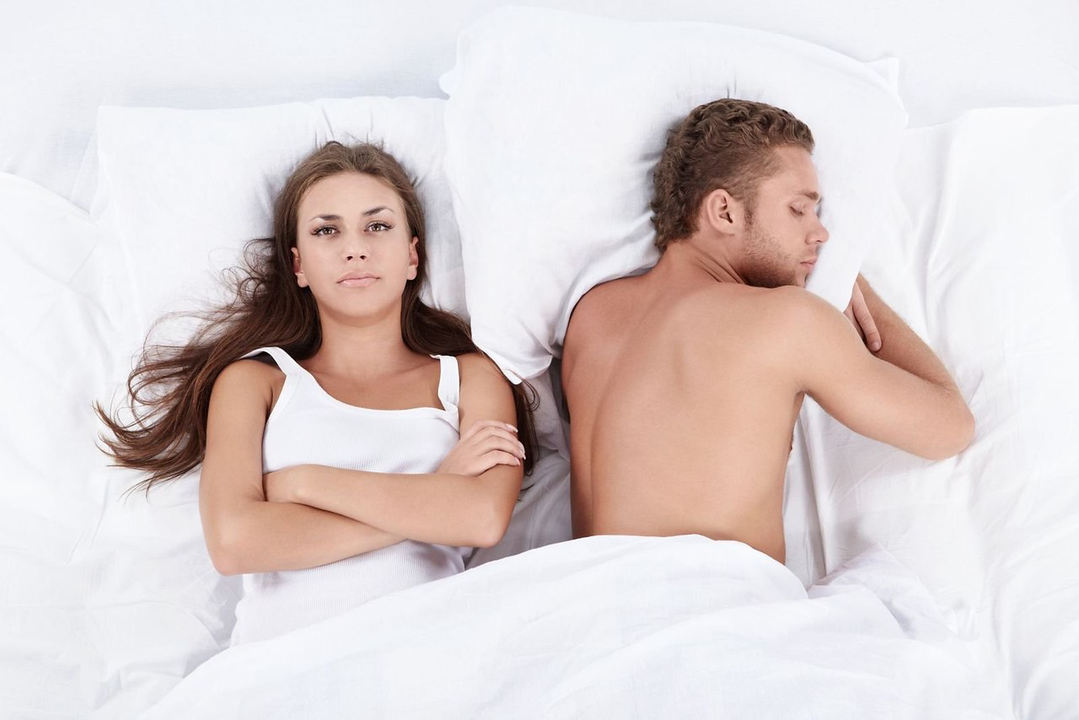 After the age of 40, men begin to experience a decrease in sexual desire, which affects their intimate life. 
