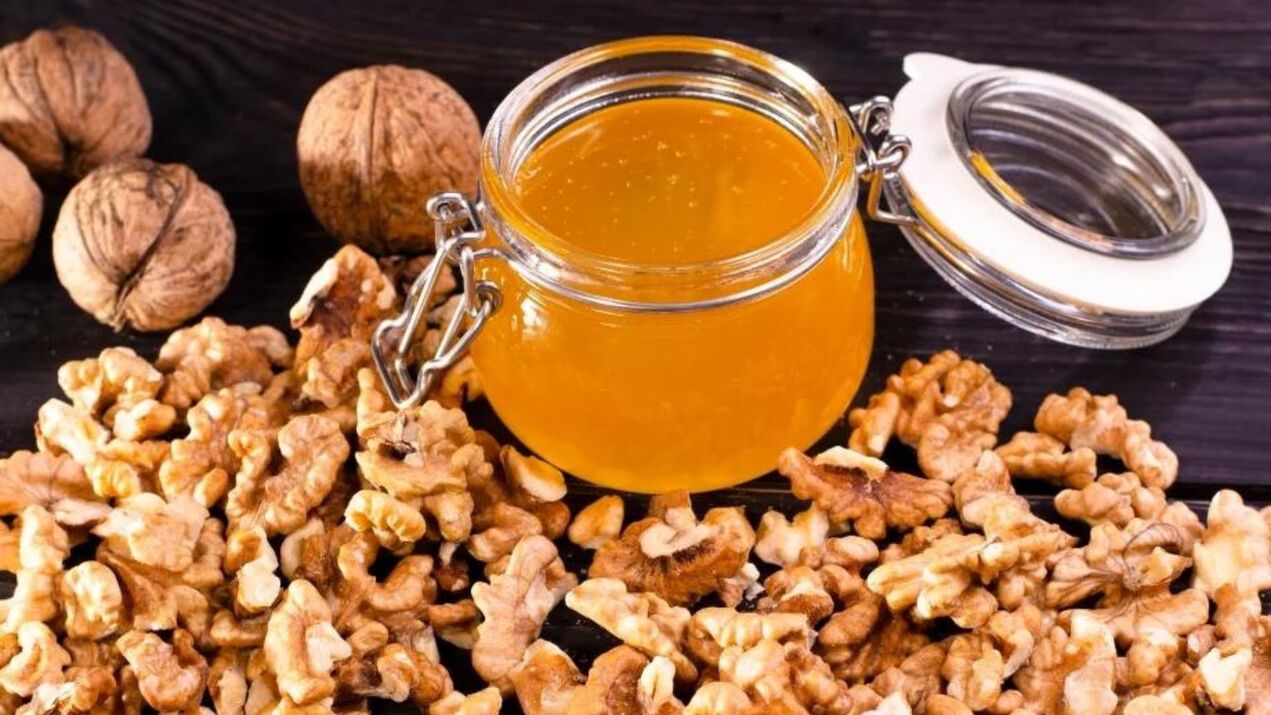 honey with nuts to restore strength